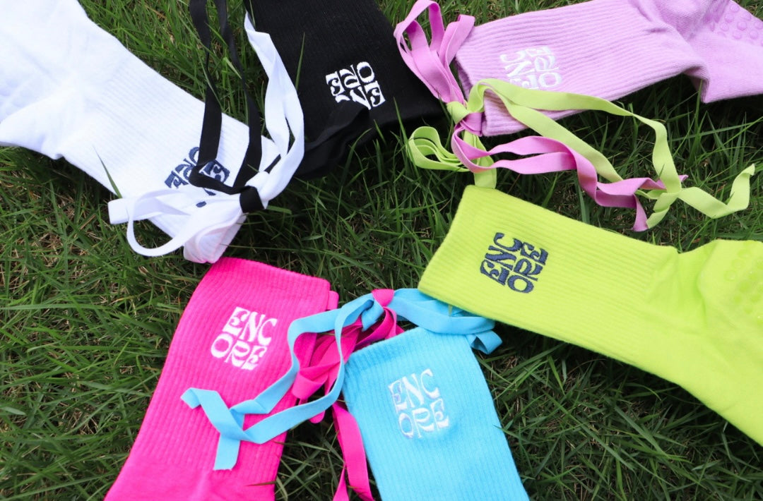 RIBBON TIE SOCKS　リボンタイ ソックス